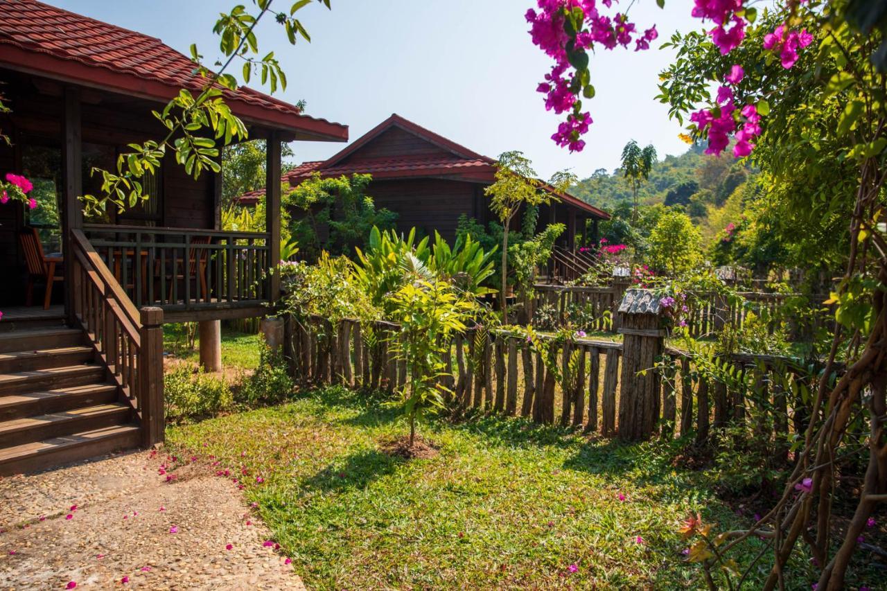 Dansavanh Namngum Resort Ban Keun Exterior photo